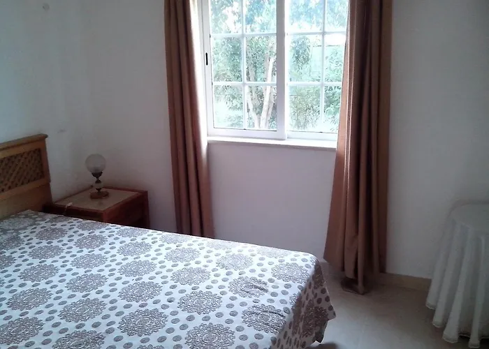 Apartment 1 Bed Flat - Sleeps 2 - Parking - Wifi