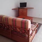 Apartament 1 Bed Flat - Sleeps 2 - Parking - Wifi