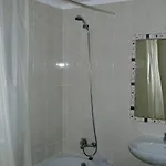 1 Bed Flat - Sleeps 2 - Parking - Wifi Apartman