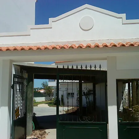 Apartman 1 Bed Flat - Sleeps 2 - Parking - Wifi