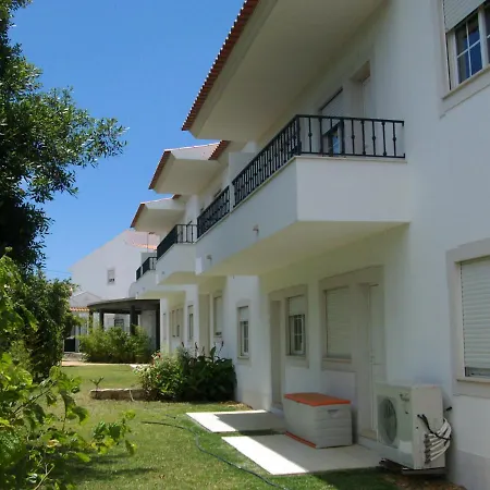 Apartment Captivating 1-bed In Olhos De Agua