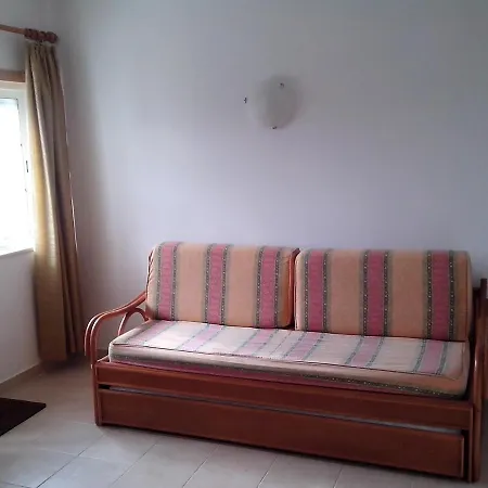Apartment Captivating 1-bed In Olhos De Agua *