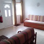 1 Bed Flat - Sleeps 2 - Parking - Wifi Апартаменты
