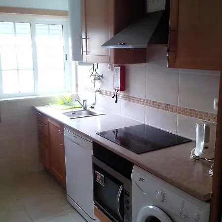 דירה 1 Bed Flat - Sleeps 2 - Parking - Wifi אלבופיירה